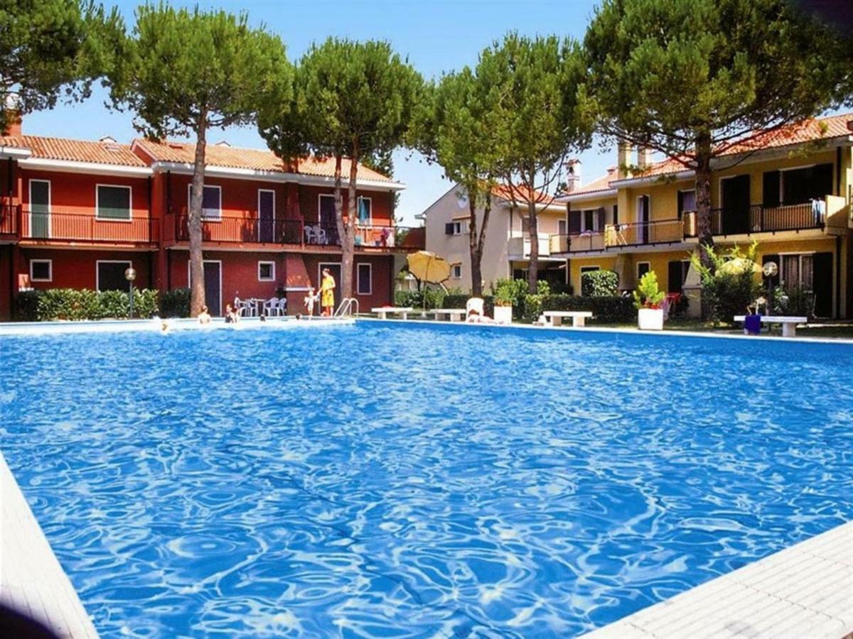 Villaggio Michelangelo Бибионе Екстериор снимка