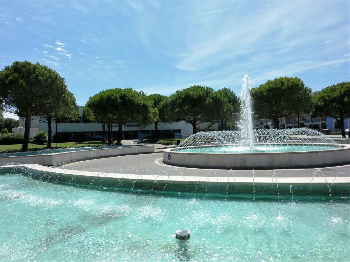 Villaggio Michelangelo Бибионе Екстериор снимка